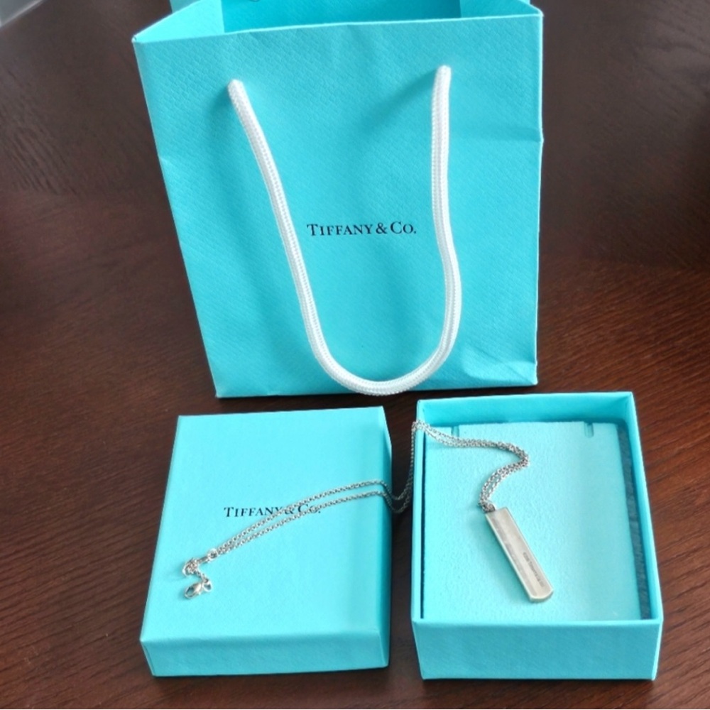 Tiffany & Co. Silver Bar Necklace - Authentic - Excellent Condition